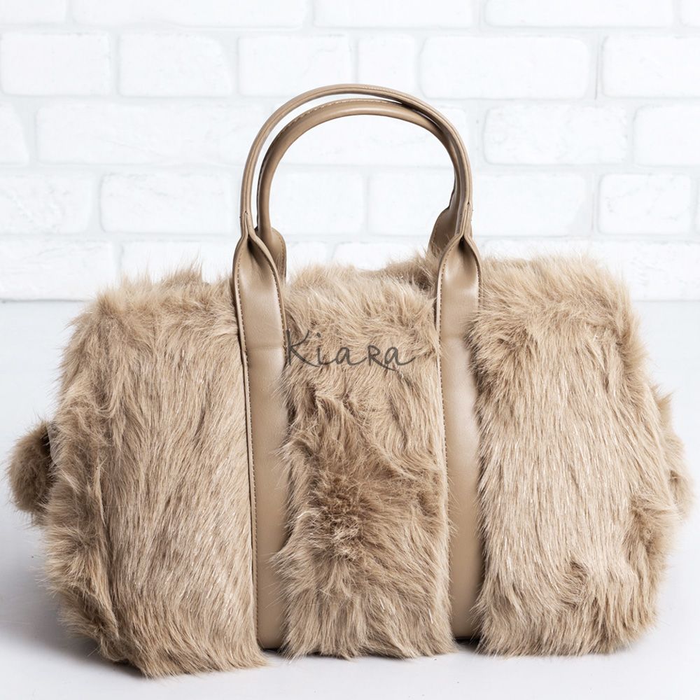 Дамска чанта в тъмно бежово Дамска чанта в тъмно бежово