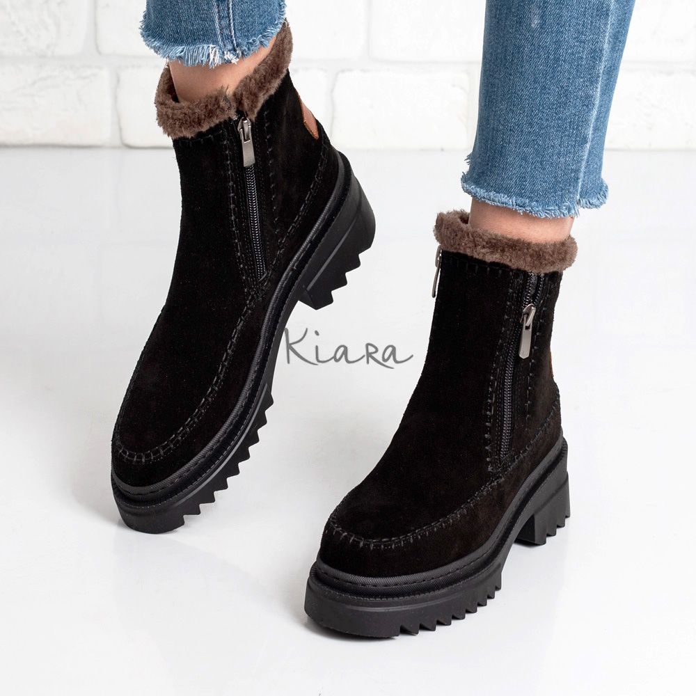 Дамски боти в черно Дамски боти в черно