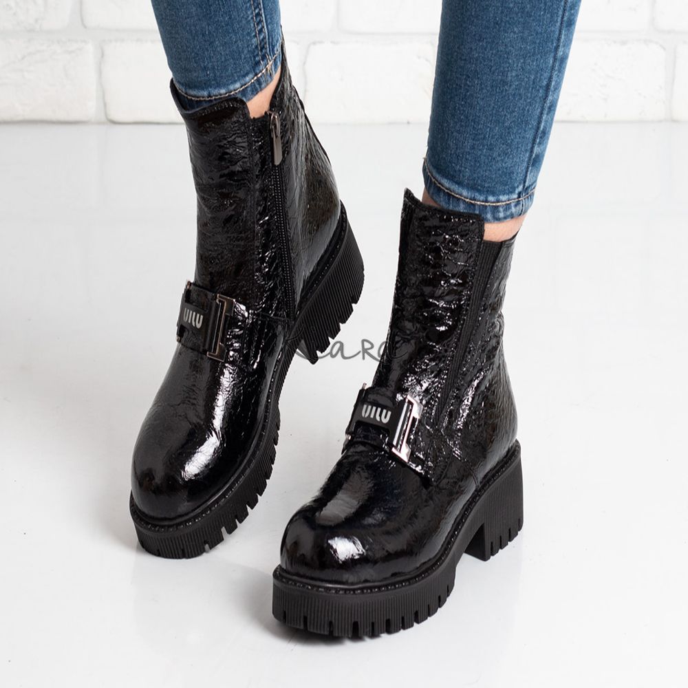 Дамски боти в черно Дамски боти в черно