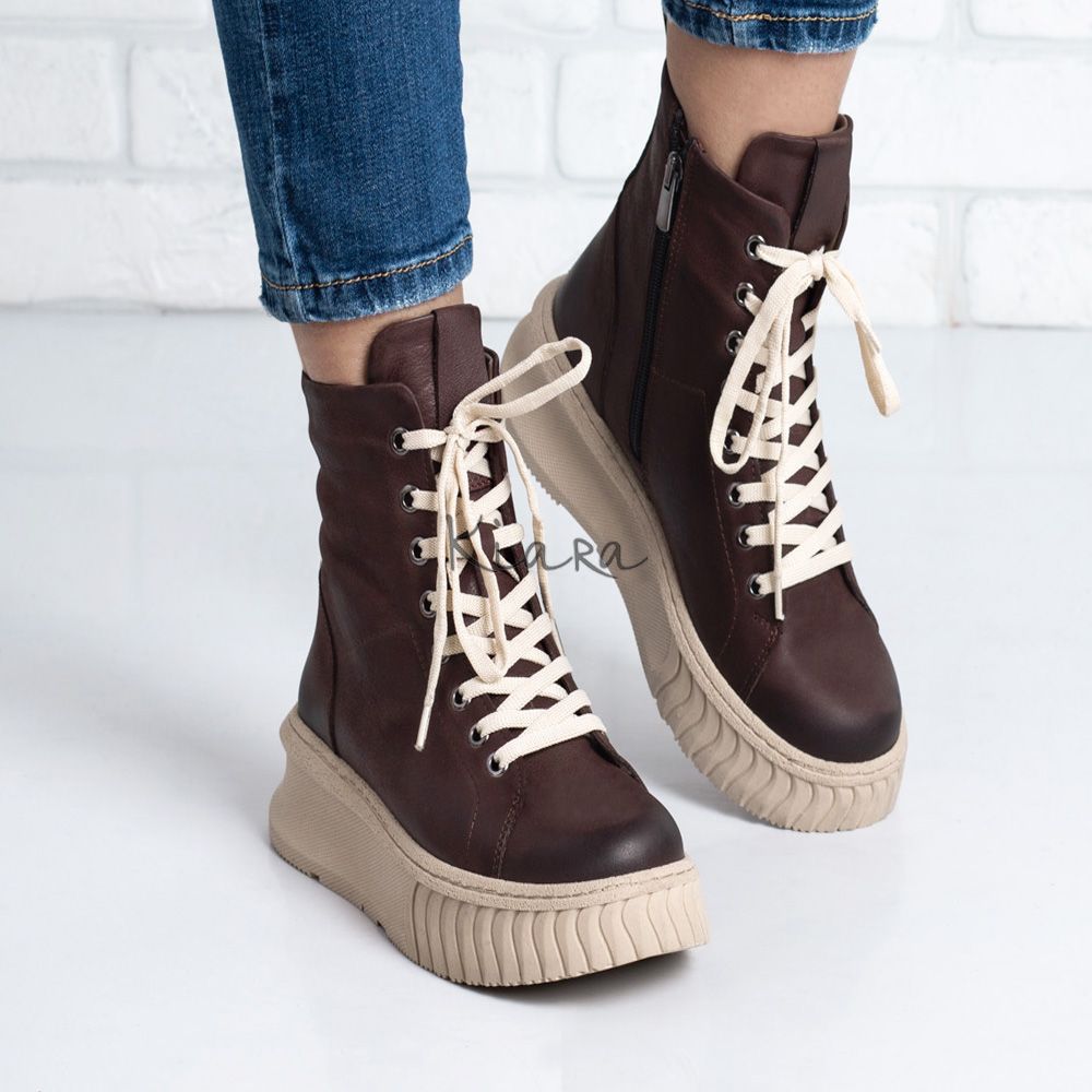 Дамски боти в кафяво Дамски боти в кафяво