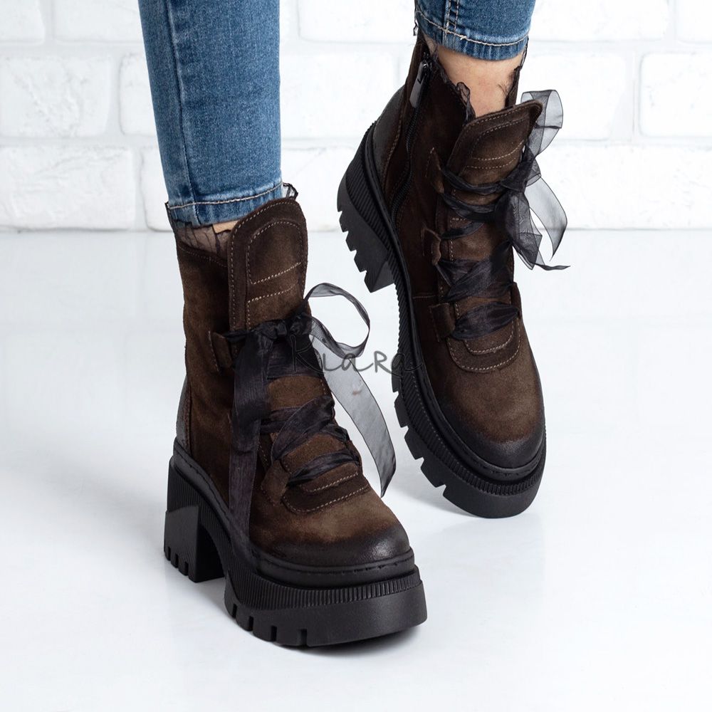 Дамски боти в кафяво Дамски боти в кафяво