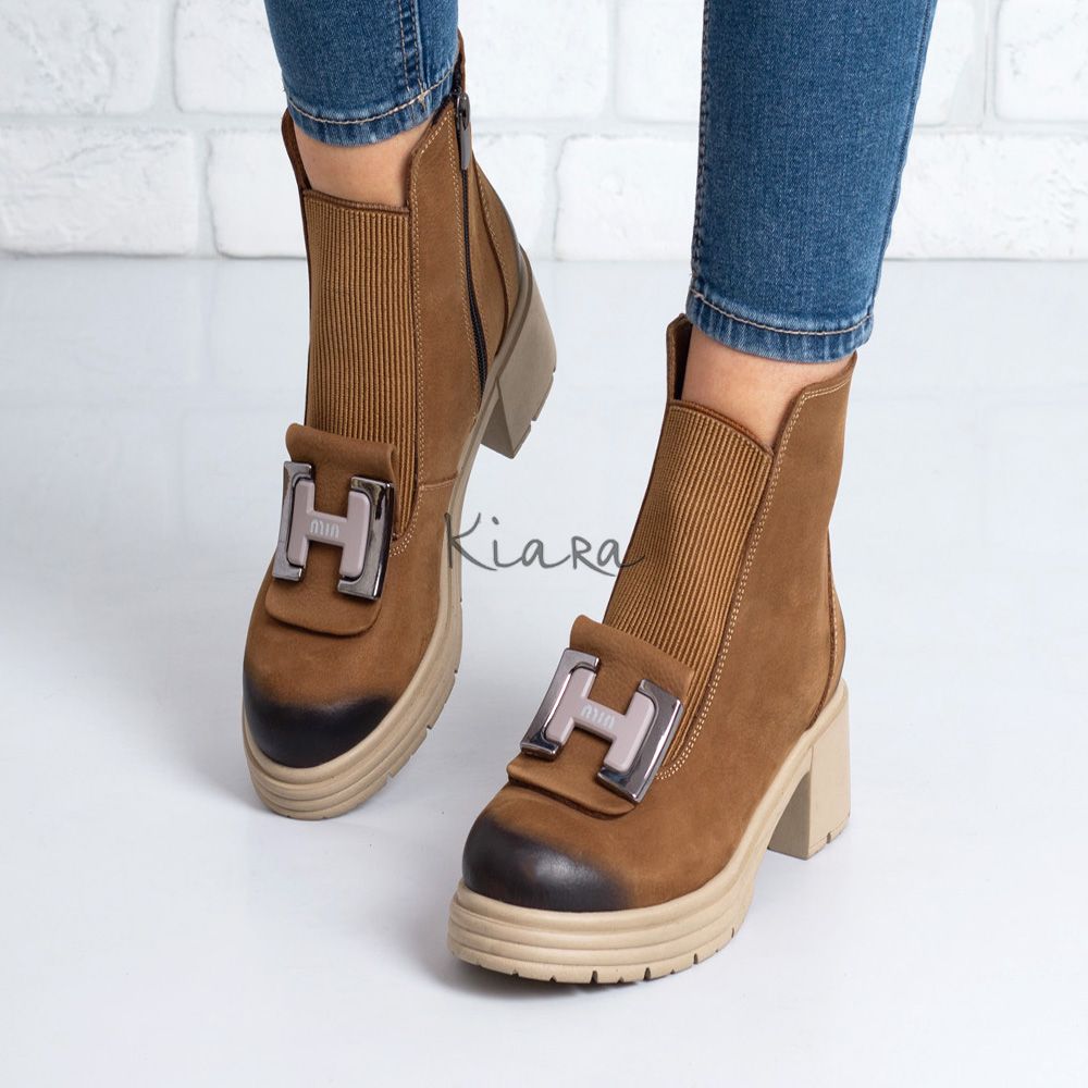 Дамски боти в камел Дамски боти в камел