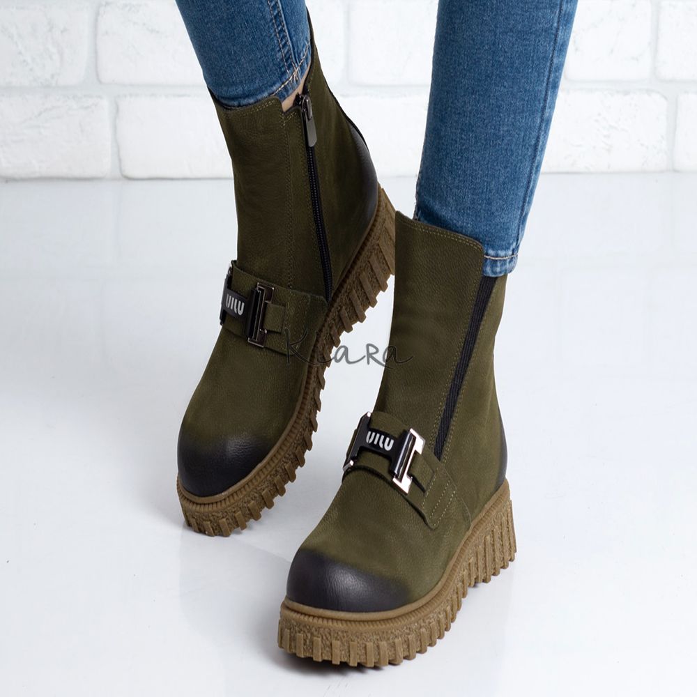 Дамски боти в тъмно зелено Дамски боти в тъмно зелено