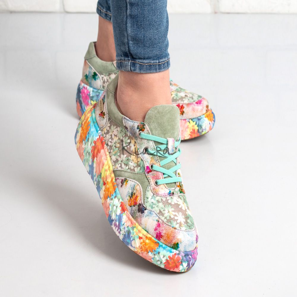 Дамски маратонки LAURA VITA в светло зелено Дамски маратонки LAURA VITA в светло зелено