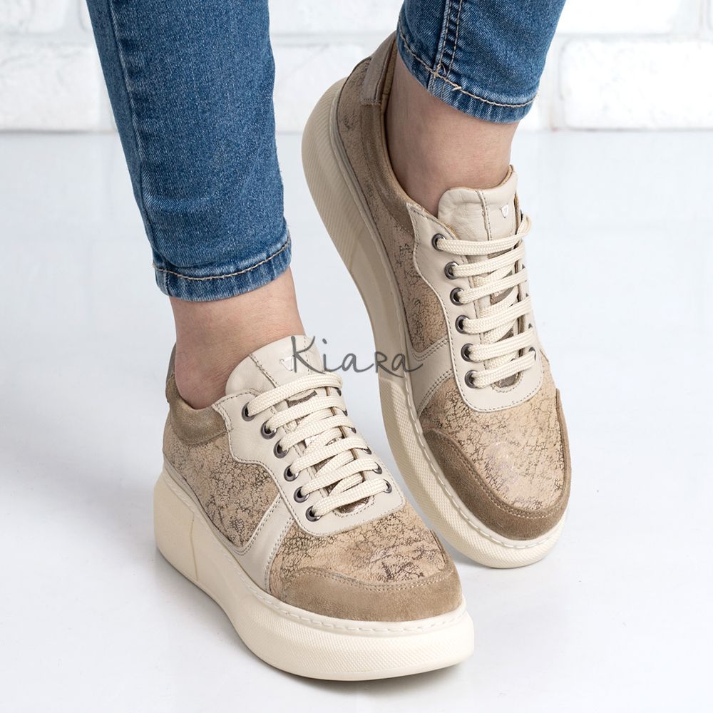 Дамски маратонки в бежово и златисто Дамски маратонки в бежово и златисто