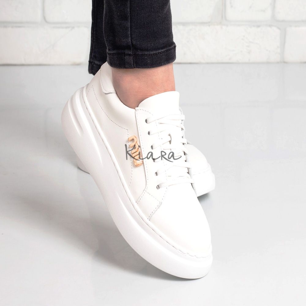 Дамски маратонки в бяло Дамски маратонки в бяло