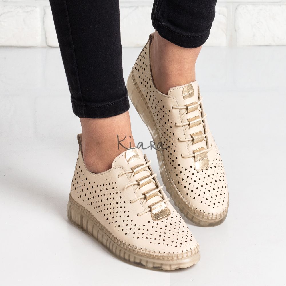 Дамски обувки в бежово Дамски обувки в бежово