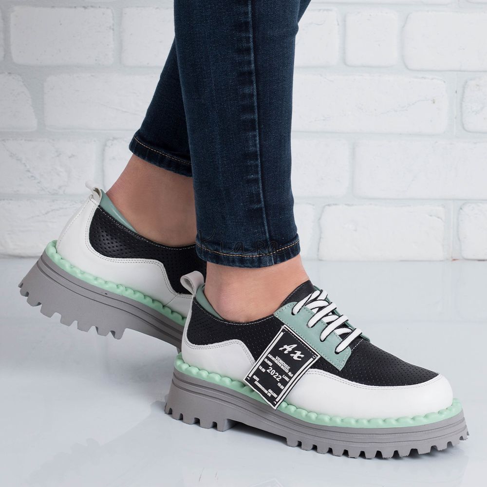 Дамски обувки в бяло и зелено