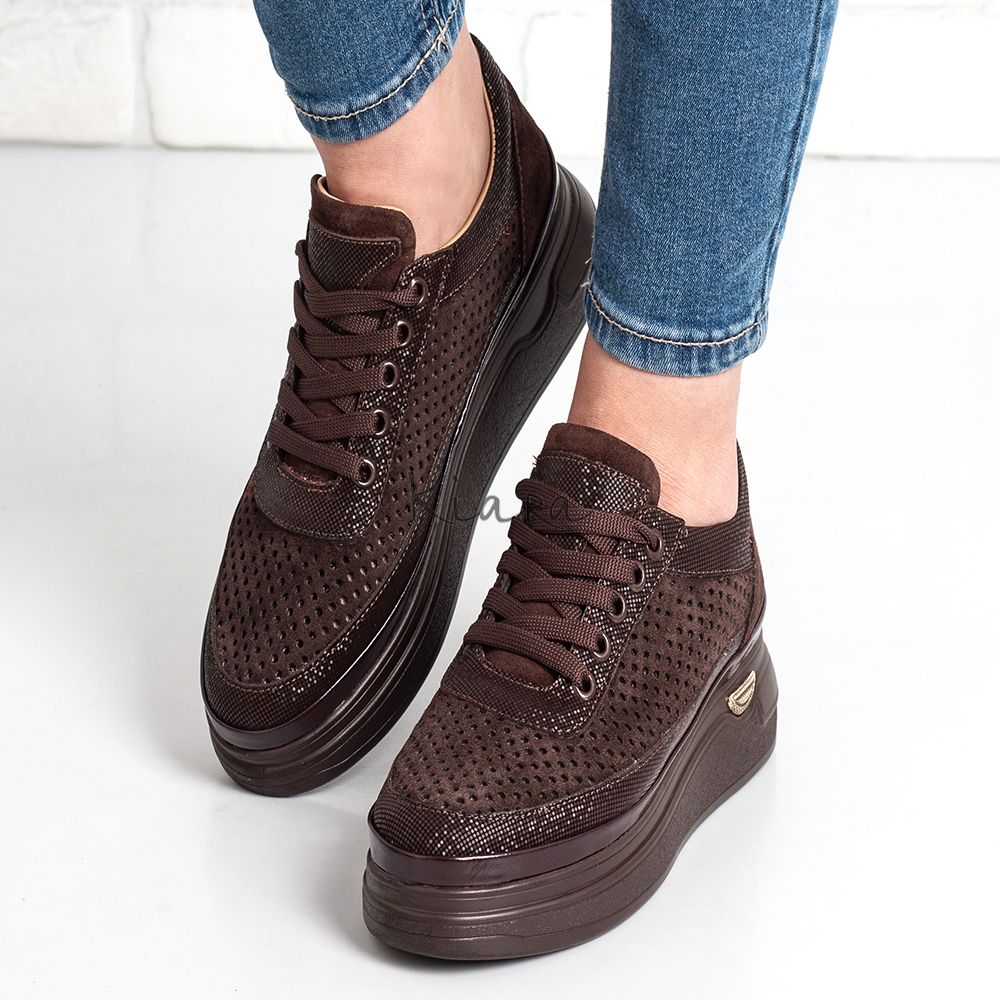 Дамски обувки в кафяво Дамски обувки в кафяво