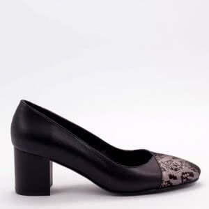 Дамски обувки в черно със змийски принт