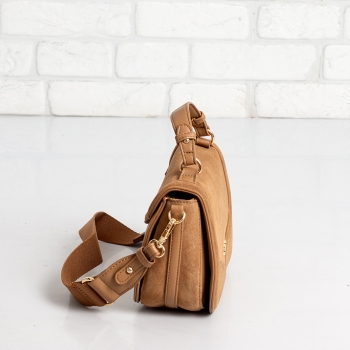 Дамска чанта CARMELA в камел