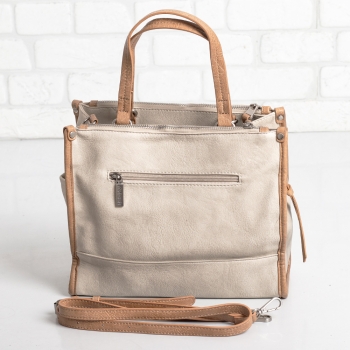 Дамска чанта в бежово