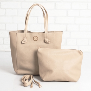 Дамска чанта в бежово