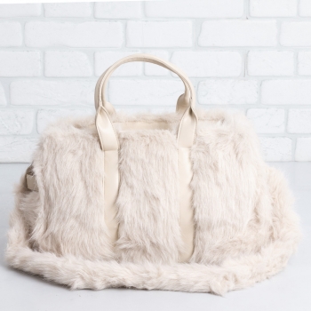 Дамска чанта в бежово