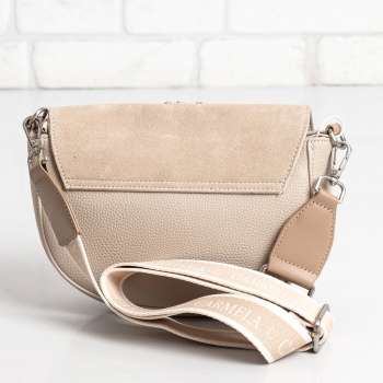 Дамска чанта в бежово