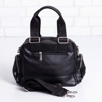 Дамска чанта в черно