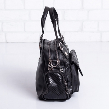 Дамска чанта в черно