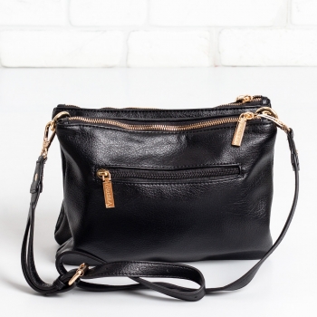 Дамска чанта в черно