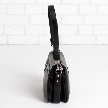 Дамска чанта в черно