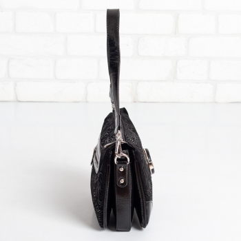 Дамска чанта в черно