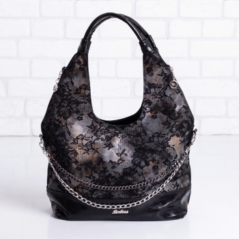 Дамска чанта в черно и цветен принт