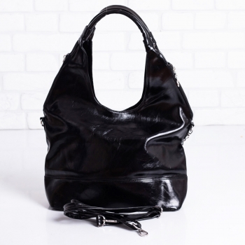 Дамска чанта в черно и цветен принт