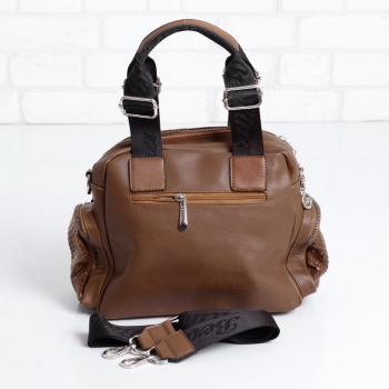 Дамска чанта в кафяво