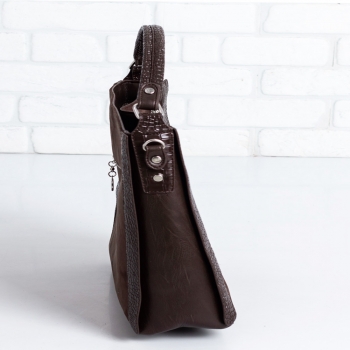 Дамска чанта в кафяво