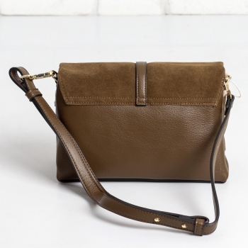 Дамска чанта в кафяво