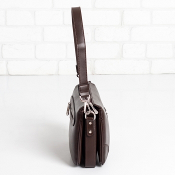 Дамска чанта в кафяво