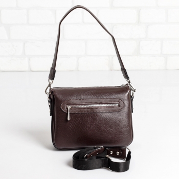 Дамска чанта в кафяво