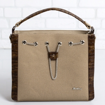 Дамска чанта в тъмно бежово