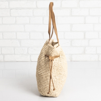 Дамска плетена чанта в бежово