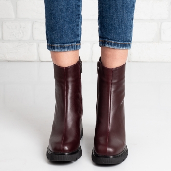 Дамски боти на ток в бордо