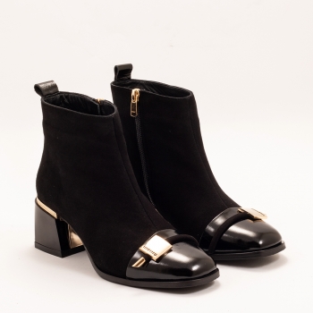 Дамски боти на ток в черно