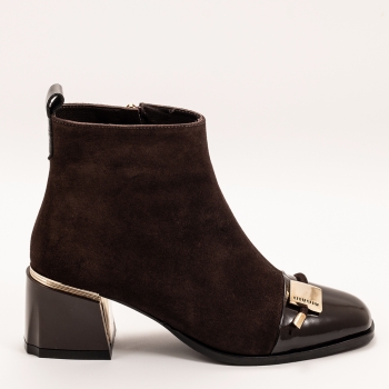 Дамски боти на ток в кафяво