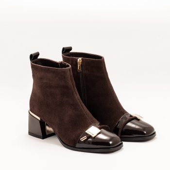 Дамски боти на ток в кафяво