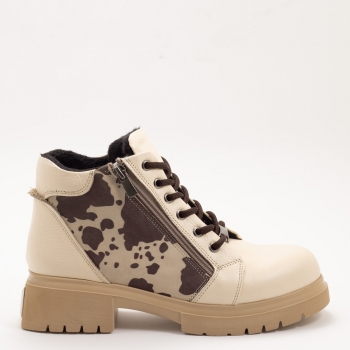 Дамски боти в бежово Дамски боти в бежово