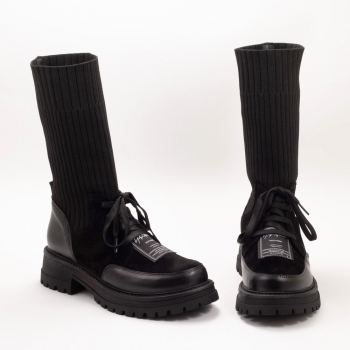 Дамски боти в черно