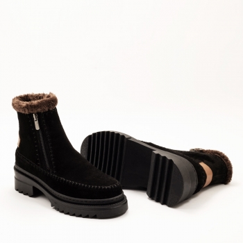 Дамски боти в черно