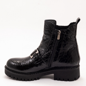 Дамски боти в черно Дамски боти в черно