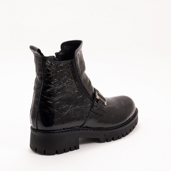 Дамски боти в черно Дамски боти в черно