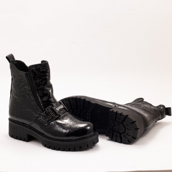 Дамски боти в черно Дамски боти в черно