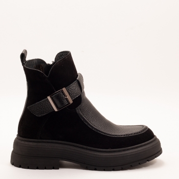 Дамски боти в черно