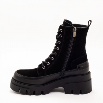 Дамски боти в черно