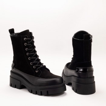 Дамски боти в черно