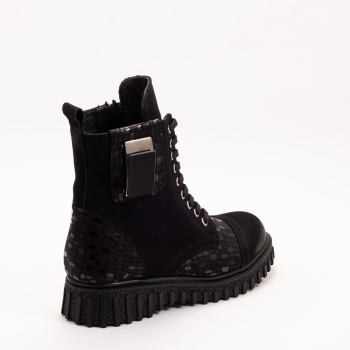 Дамски боти в черно Дамски боти в черно