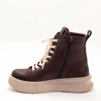 Дамски боти в кафяво