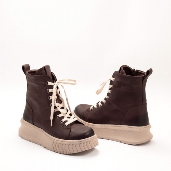 Дамски боти в кафяво