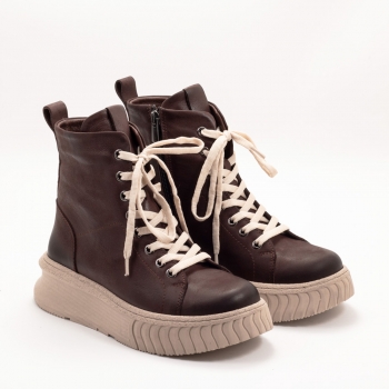 Дамски боти в кафяво